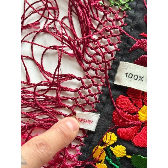 Vintage NWT Hungarian Floral Embroidered Cotton Fringed Table Cloth Placemat - Picture 8 of 11